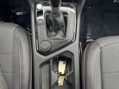 Used 2024 Volkswagen Taos SE w/ Panoramic Sunroof Package image 23