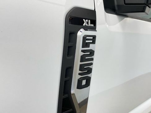 New 2026 Ford F250 XL w/ XL Chrome Package AWD/4WD image 8