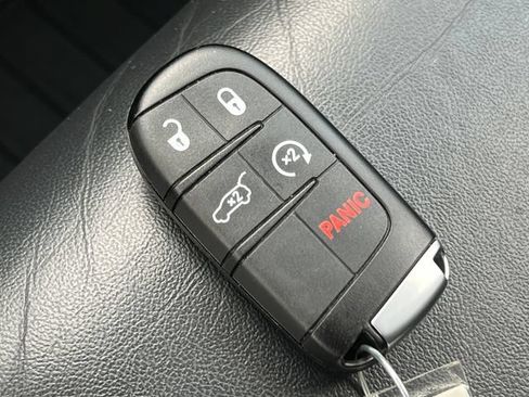 Used 2020 Jeep Grand Cherokee Limited AWD/4WD image 35
