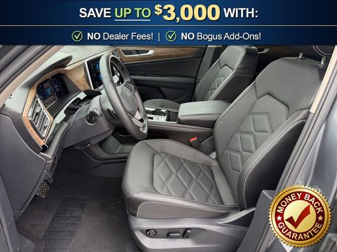 Used 2025 Volkswagen Atlas SE AWD/4WD image 14