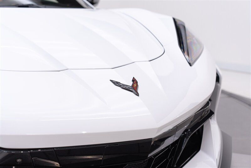Used 2025 Chevrolet Corvette Z06 w/ Stealth Interior Trim Package RWD image 21