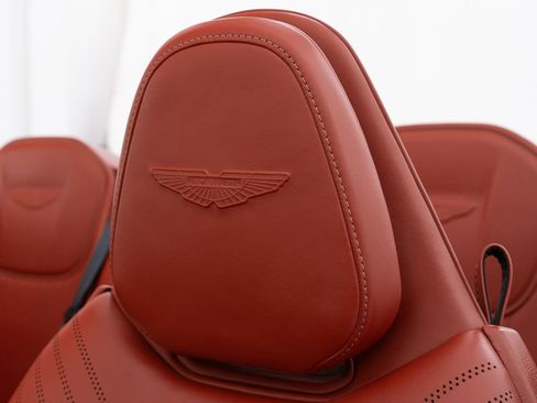 Used 2021 Aston Martin DB11 Volante RWD image 25