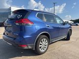 Used 2017 Nissan Rogue SV image 5