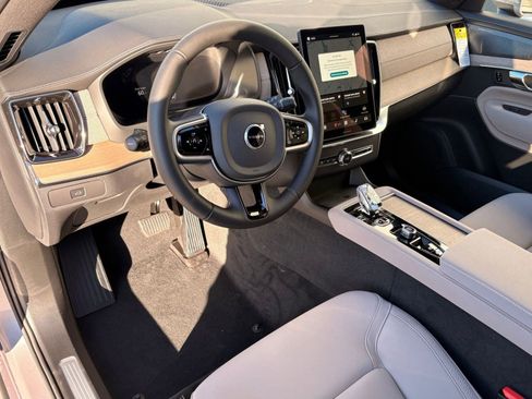 New 2026 Volvo XC90 B6 Plus w/ Protection Package Premier image 4