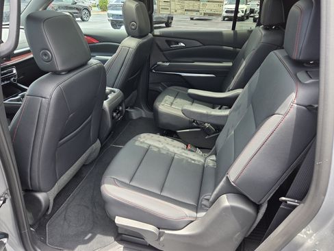 New 2026 Chevrolet Traverse Z71 w/ Driver Confidence Package AWD/4WD image 6