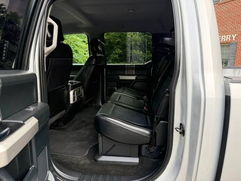 Used 2017 Ford F250 Lariat w/ Lariat Value Package AWD/4WD image 24
