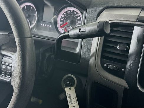 Used 2015 RAM 5500 Tradesman w/ Chrome Appearance Group image 16