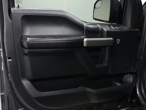 Used 2019 Ford F150 XLT w/ Equipment Group 302A Luxury AWD/4WD image 11