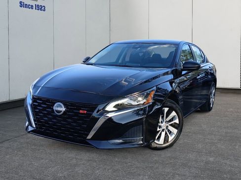Used 2025 Nissan Altima 2.5 S FWD image 1