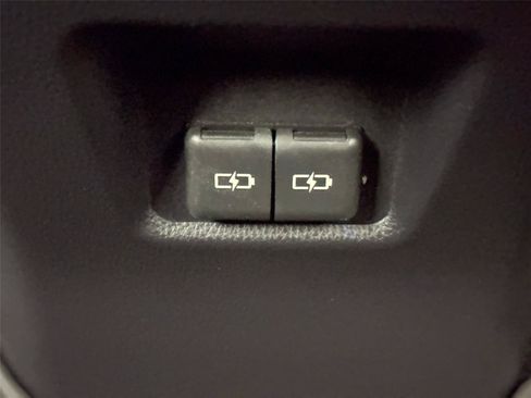 Certified 2025 Toyota RAV4 XLE AWD/4WD image 35
