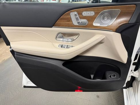 Used 2023 Mercedes-Benz GLE 350 4MATIC w/ AMG Line Exterior image 8