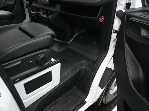 Used 2024 Mercedes-Benz Sprinter 2500 image 19