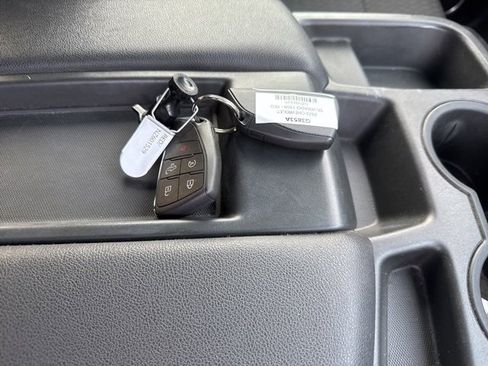 Used 2022 Chevrolet Silverado 1500 LT image 14