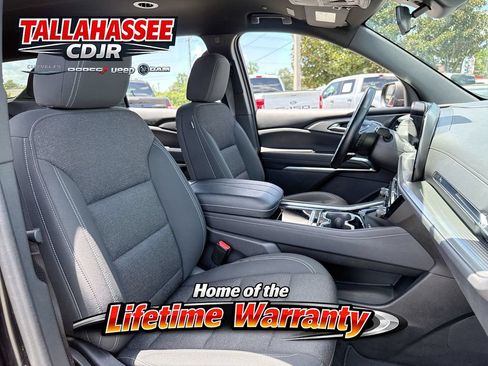 Used 2024 Chevrolet Traverse LT FWD image 30