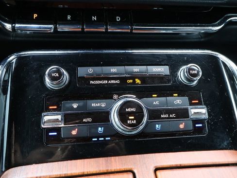 Used 2019 Lincoln Navigator Reserve AWD/4WD image 26
