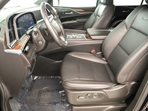 Used 2024 Cadillac Escalade Luxury AWD/4WD image 23