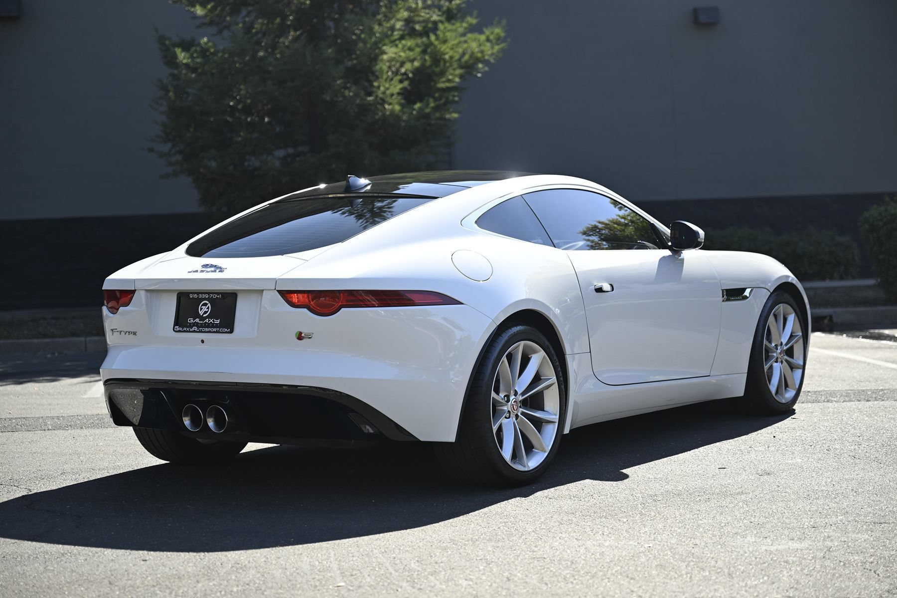 Used 2016 Jaguar F-TYPE S RWD image 8