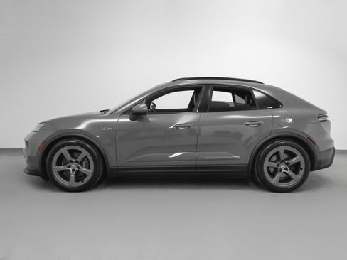 Used 2025 Porsche Macan Electric image 2
