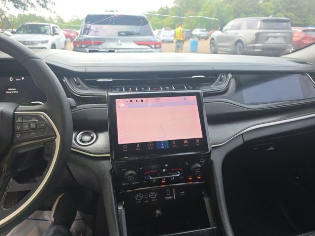 Used 2022 Jeep Grand Cherokee Limited 4xe AWD/4WD image 12