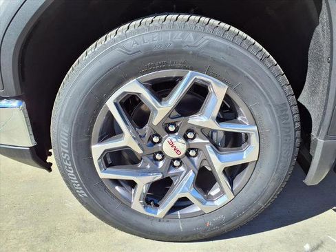 New 2026 GMC Sierra 1500 SLT image 21