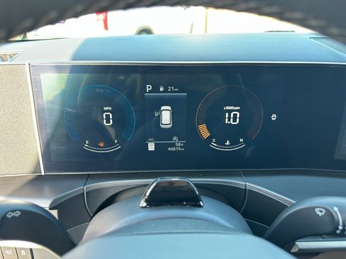 Used 2024 Hyundai Santa Fe SEL image 17