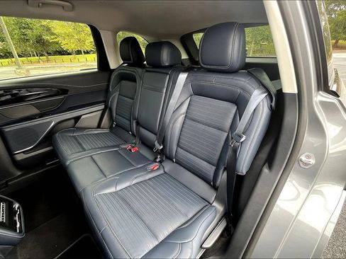 Used 2024 Lincoln Nautilus Reserve image 25