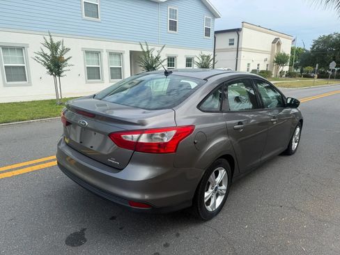 Used 2014 Ford Focus SE FWD image 6