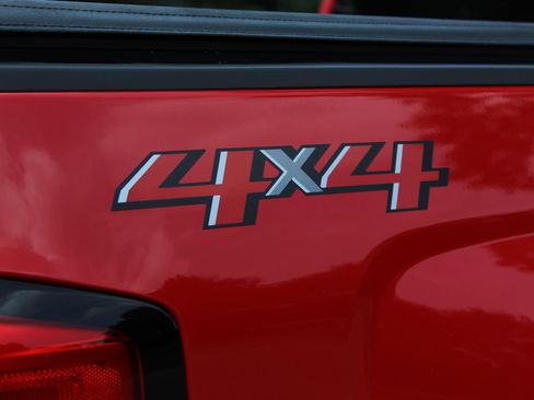 Used 2018 Chevrolet Silverado 1500 Custom w/ Custom Value Package AWD/4WD image 27