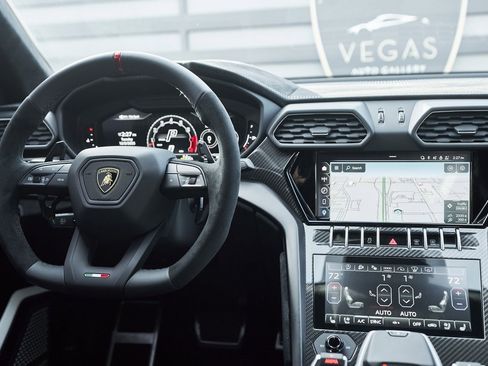 Used 2024 Lamborghini Urus Performante image 56