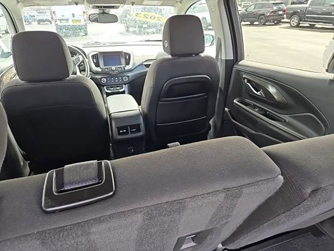 Used 2023 GMC Terrain SLE FWD image 12