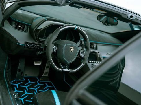 Used 2020 Lamborghini Aventador SVJ AWD/4WD image 46