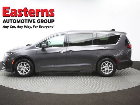 Used 2023 Chrysler Pacifica Touring-L FWD image 61