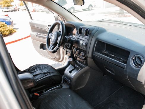 Used 2012 Jeep Compass Sport AWD/4WD image 21