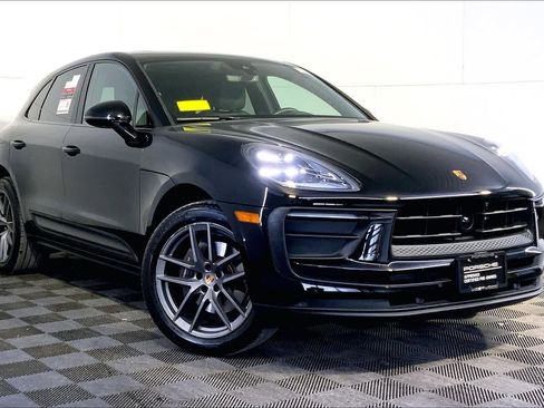 Used 2024 Porsche Macan image 9