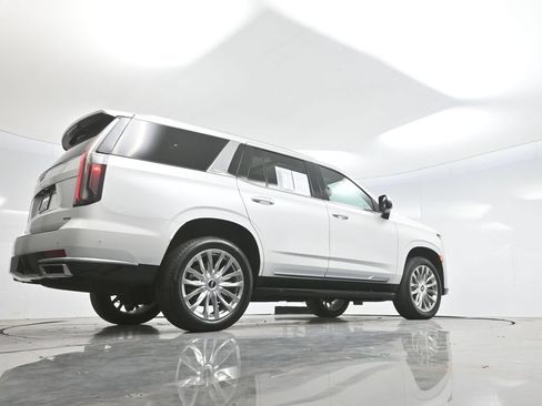 Used 2022 Cadillac Escalade Premium Luxury AWD/4WD image 68