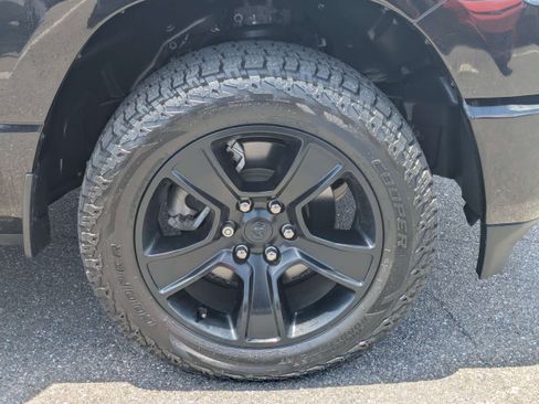 Used 2020 RAM 1500 Big Horn AWD/4WD image 11
