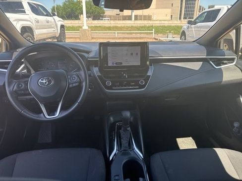 Used 2023 Toyota Corolla SE FWD image 4