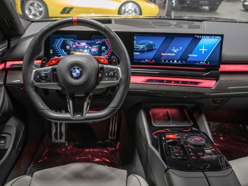 Used 2025 BMW M5 -Carbon Ceramic Brakes, Execut w/ Carbon Package image 31