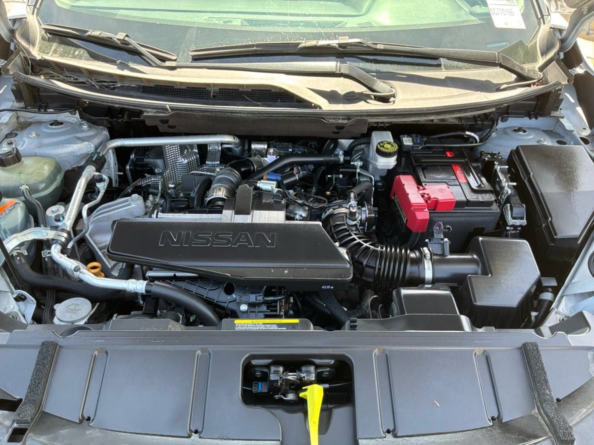 Used 2025 Nissan Rogue S FWD image 23
