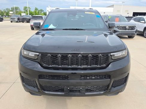 Used 2023 Jeep Grand Cherokee L Laredo AWD/4WD image 8