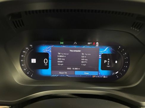 Used 2023 Volvo XC60 B5 Plus AWD/4WD image 27