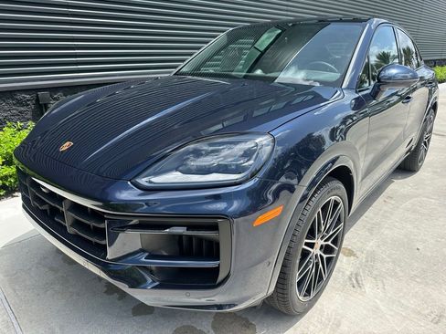 Certified 2025 Porsche Cayenne S AWD/4WD image 6