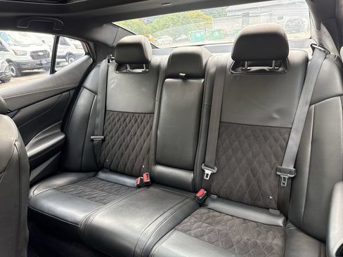 Used 2020 Nissan Maxima SR w/ Sport Mat Group FWD image 23