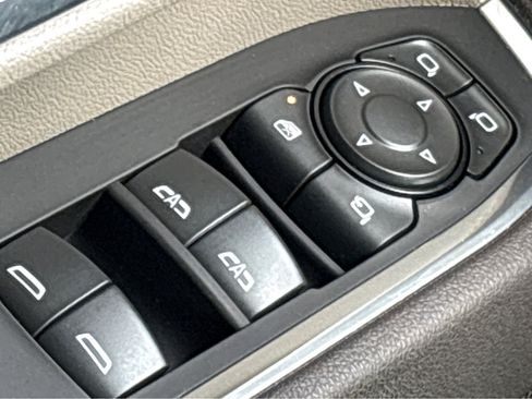 Used 2025 Chevrolet Silverado 1500 LTZ w/ Z71 Off-Road Package image 19