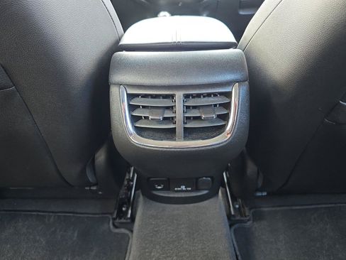 Used 2018 Chevrolet Malibu Hybrid w/ Leather Package FWD image 20