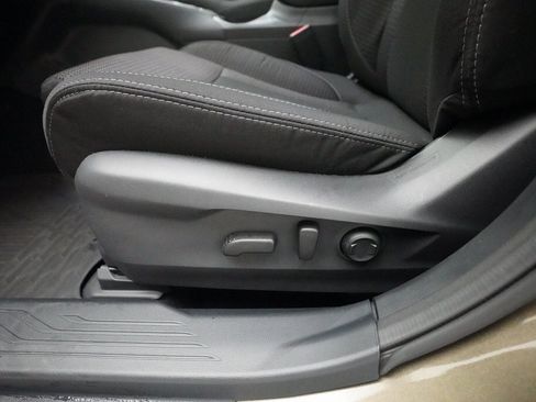 Used 2025 Subaru Outback Premium image 29