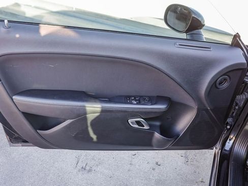 Used 2018 Dodge Challenger SXT image 21