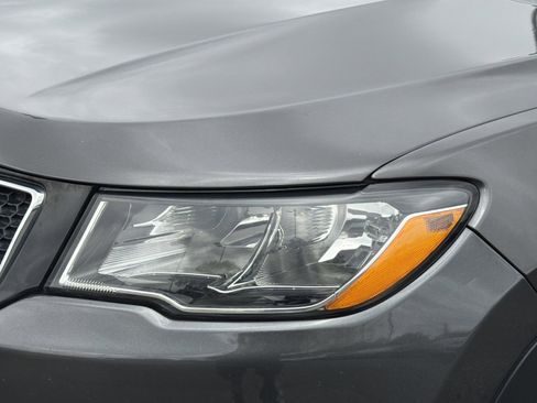 Used 2019 Jeep Compass Limited image 11