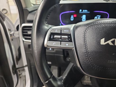 Used 2025 Kia Telluride S AWD/4WD image 18