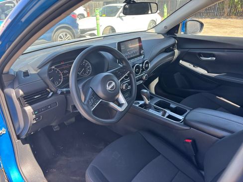 Used 2025 Nissan Sentra SV FWD image 32